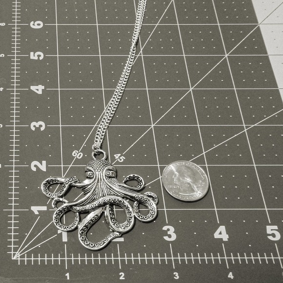 Octopus Necklace or Cthulhu Necklace 3044 - Picture 4 of 4